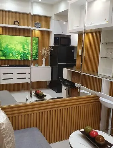 Red Makati-cozy Unit With Balcony Apartment