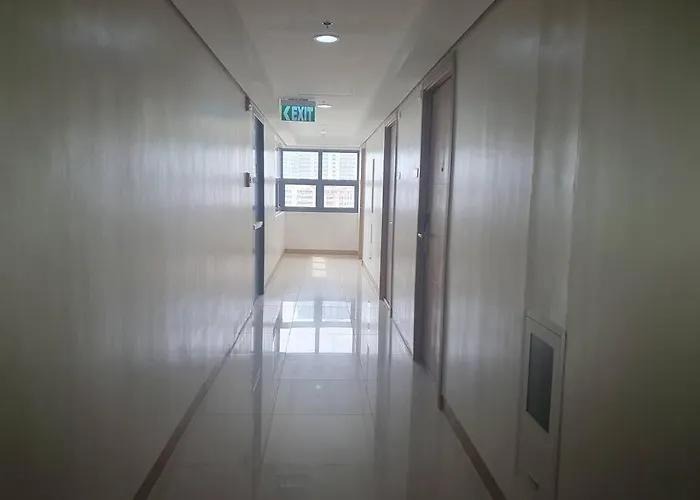 Apartment Red Makati-cozy Unit With Balcony *