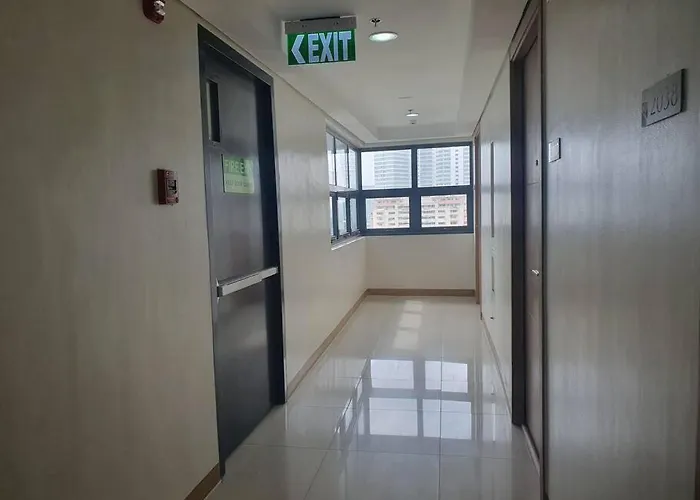 Red Makati-cozy Unit With Balcony * Manila