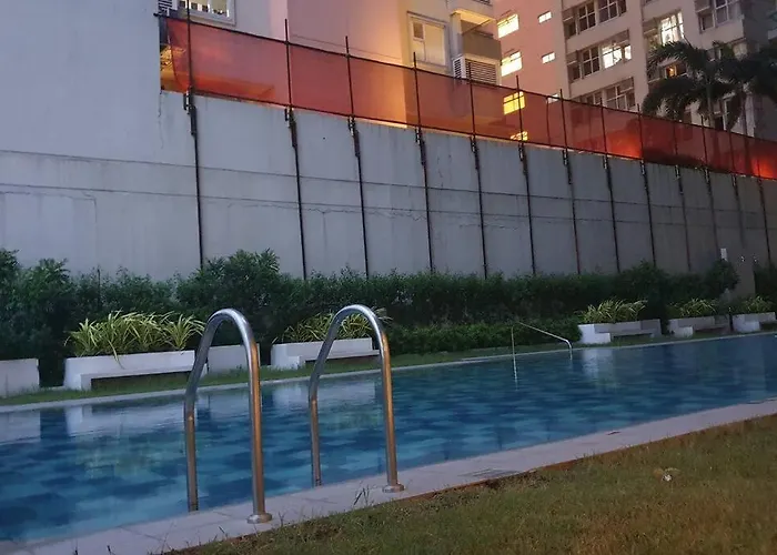Apartment Red Makati-cozy Unit With Balcony Manila