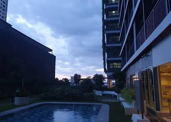 Apartment Red Makati-cozy Unit With Balcony Manila