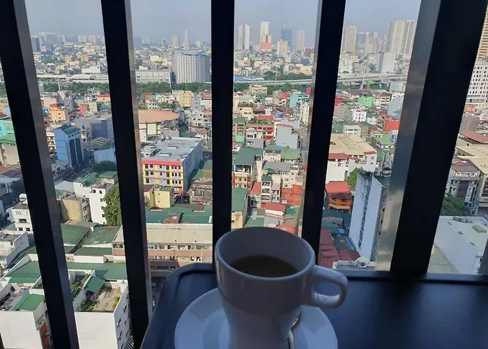 Red Makati-cozy Unit With Balcony *