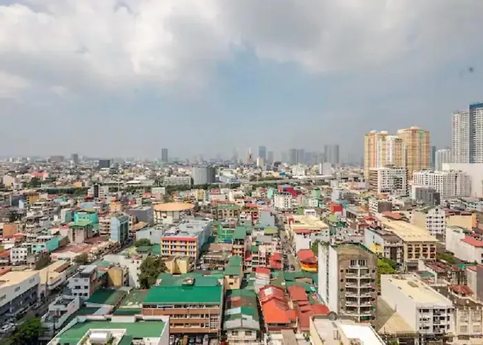 Red Makati-cozy Unit With Balcony Apartment