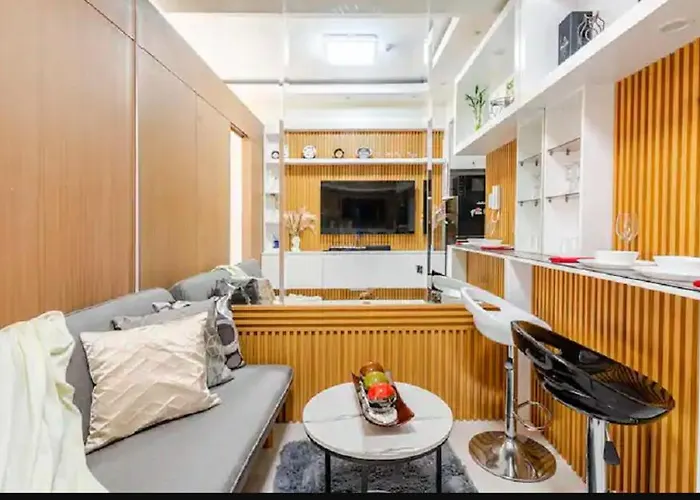 Apartment Red Makati-cozy Unit With Balcony